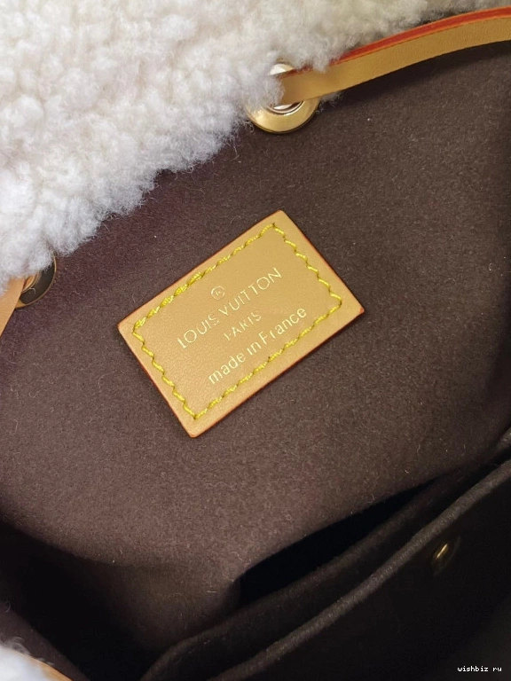 WIS LOUIS NÉONOÉ VUITTON BB 1111